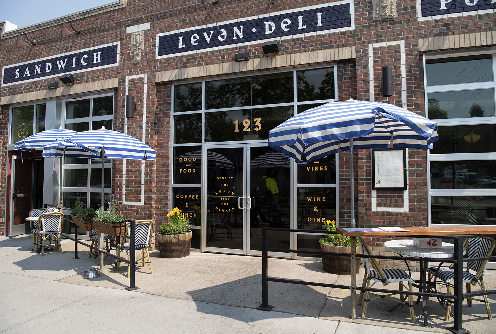 Leven Deli